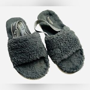 Koolaburra By UGG Sandals Girl Size 2 Gray‎ Sling Back Slip On Faux Fur Fluff
